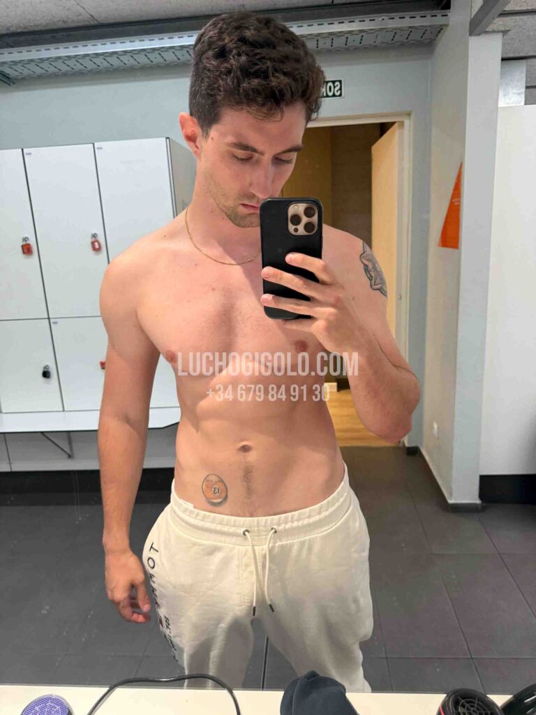 Jimmy acompañante VIP discreto para mujeres en Barcelona
