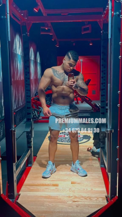 Leo_1-gigolo-barcelona-escort-women